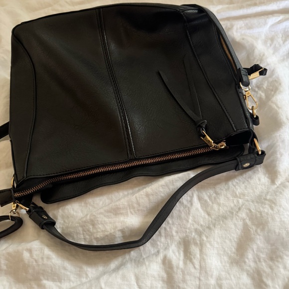 Elegant Black Shoulder Bag - Picture 5 of 6